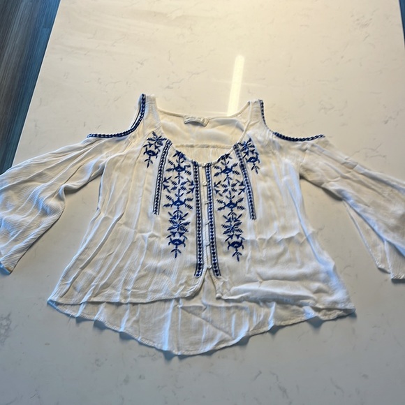 Women’s Abercrombie & Fitch top - Picture 3 of 3